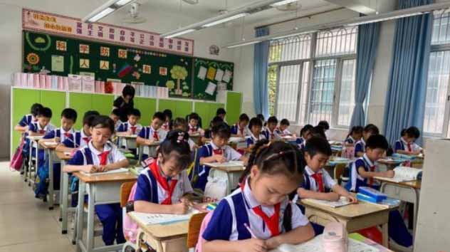 即日起广州多区中小学上课不用戴口罩。快来看看广州哪些地方不用戴口罩了。